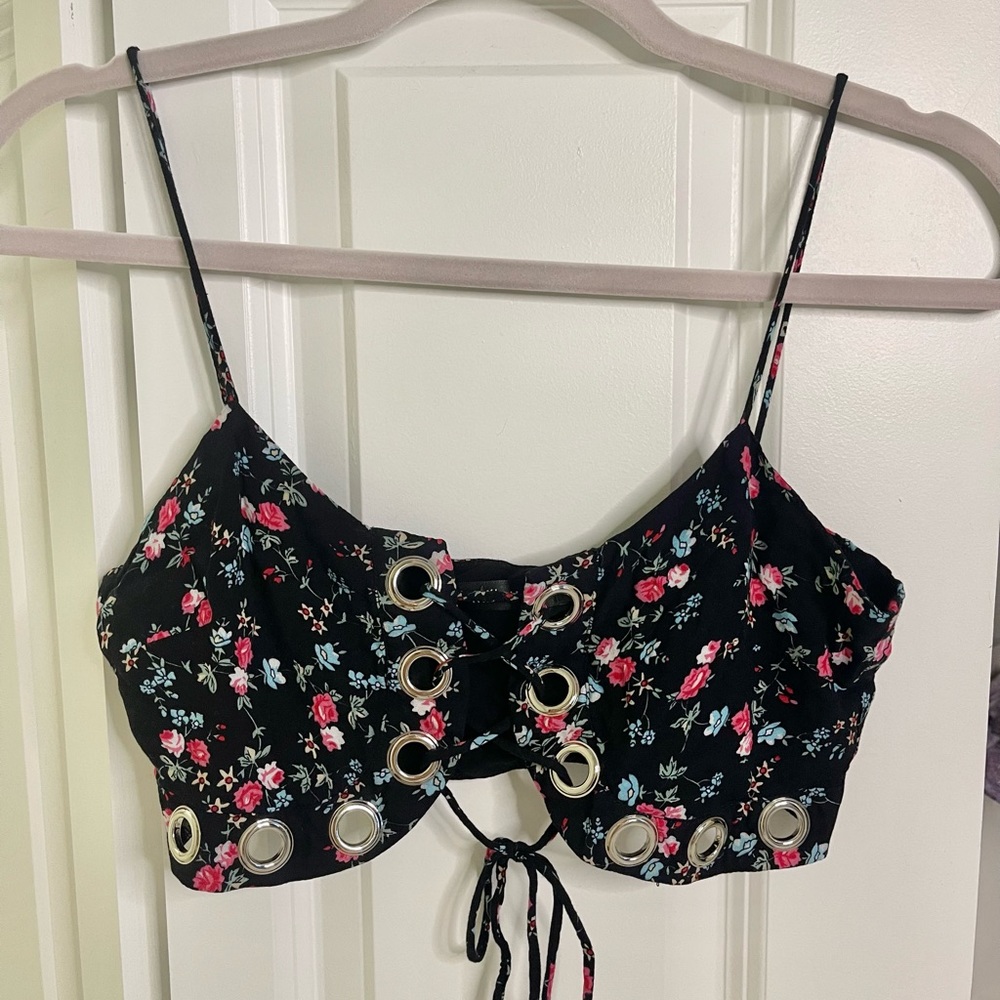 Cami Floral Tank - Cropped lace up brand- millau
